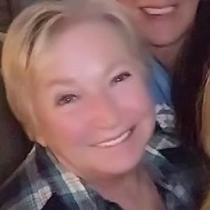 Meet your Posher, Gloria